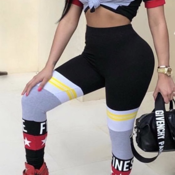 Finesse'n Crop Set - Picture 1 of 2